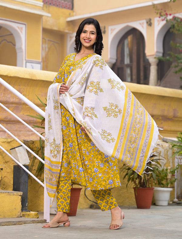 Ethnic Set Women Floral Printed Flared A-Line Kurta and Pant set with Dupatta