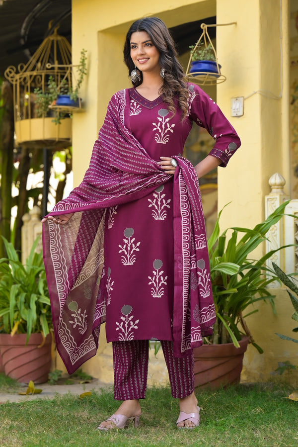 Ethnic Set Women Printed Straight Kurta and Pant set with Dupatta