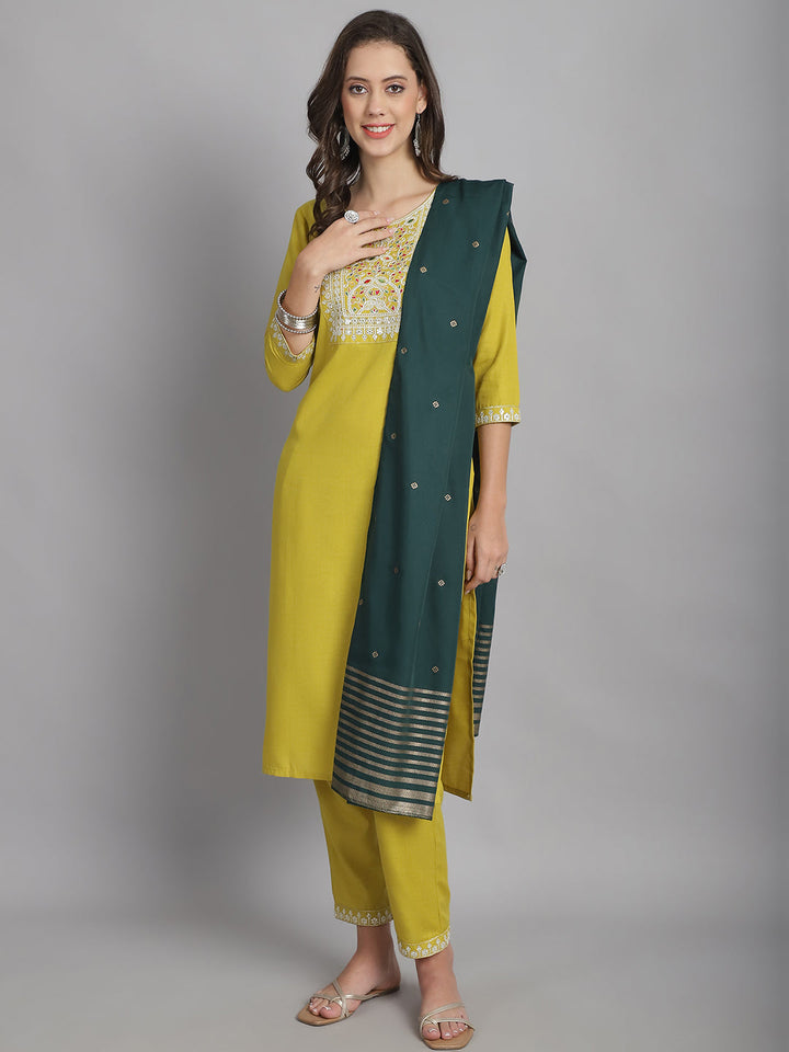 Ethnic Set Women Embroidery Straight Kurta and Pant set with Dupatta - Ethnic Set