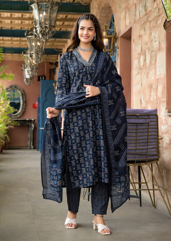 Ethnic Set Women Embroidery Straight Kurta and Pant set with Dupatta