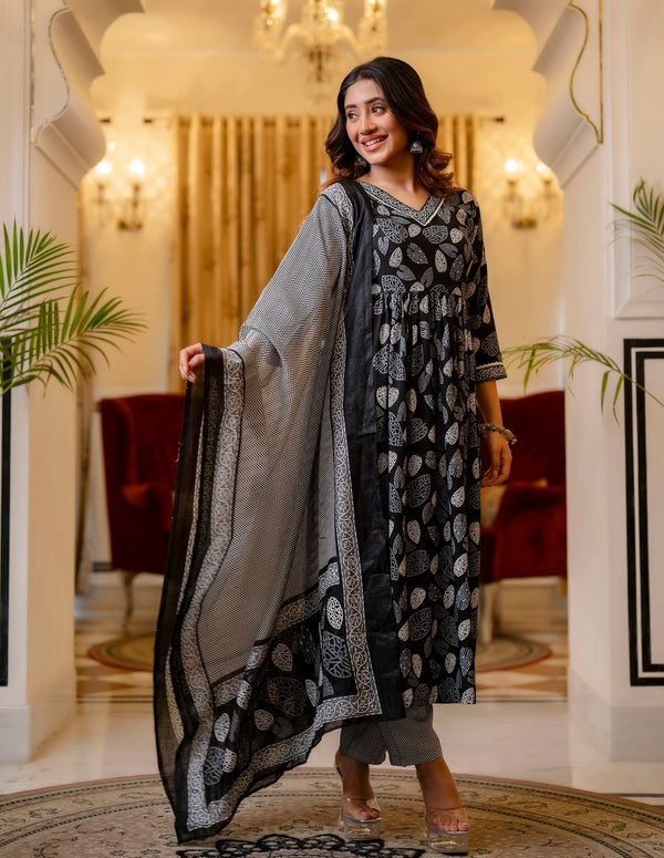 Ethnic Set Women Printed Kurta and Pant Set with Dupatta