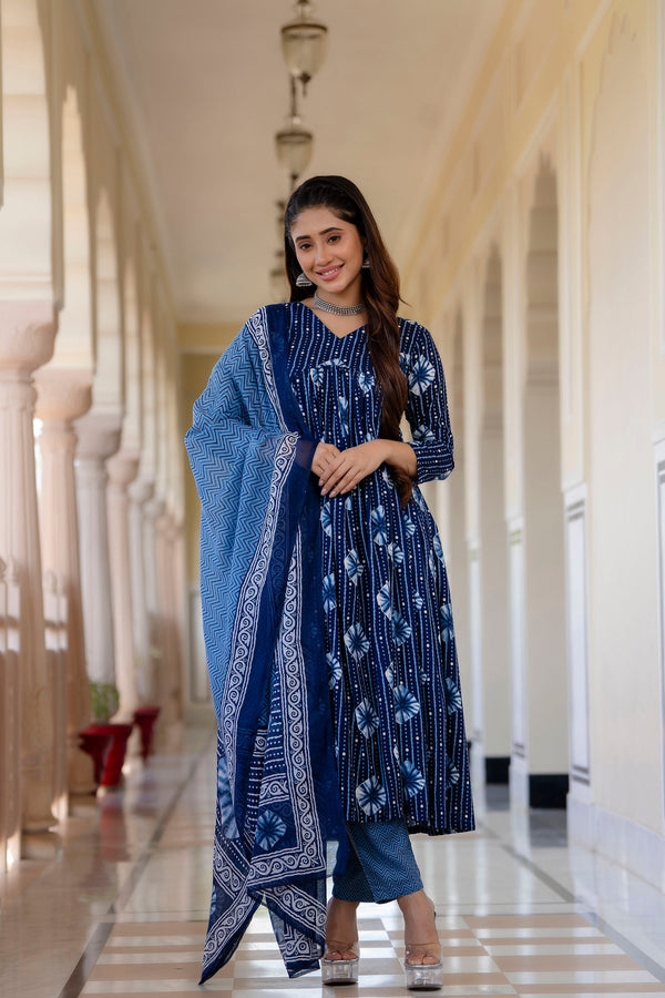 Ethnic Set Women Indigo Printed Kurta and Pant Set With Dupatta